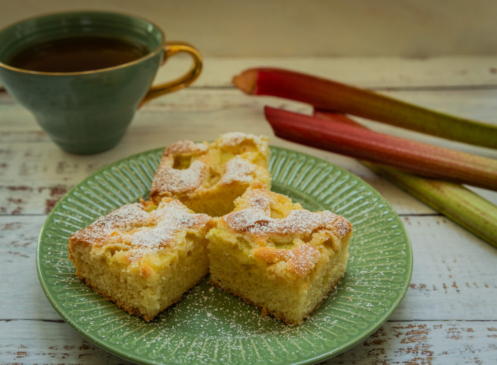 Sponge with Rhubarb