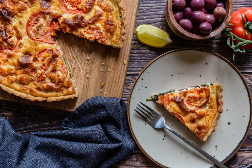 Quiche with Spinach, Salmon and Bechamel 