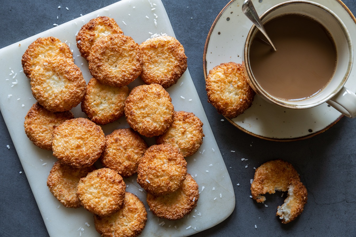 Kokosanki – Coconut Macaroons